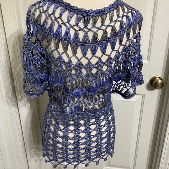 S/M Beautifully Detailed, Crocheted Top by Keren Hart - Picture 4 of 9